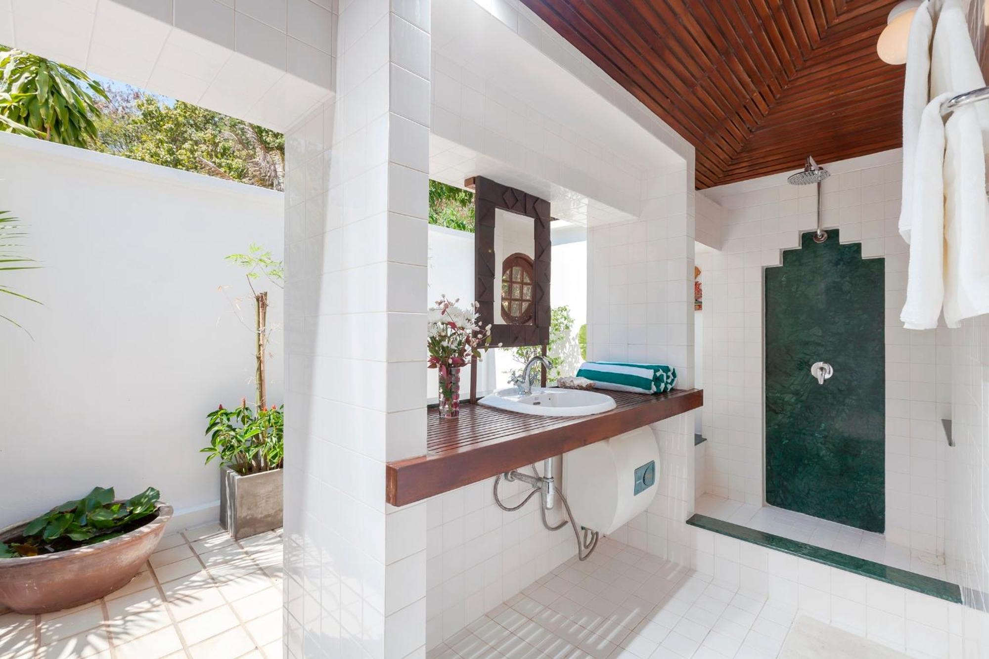 Baan Khunying - Secluded Phuket Beachfront Villa Rawai Ngoại thất bức ảnh
