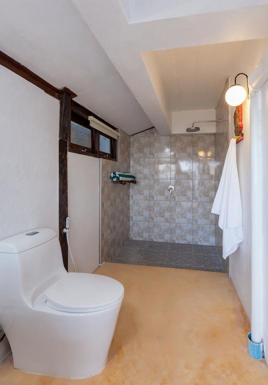 Baan Khunying - Secluded Phuket Beachfront Villa Rawai Phòng bức ảnh
