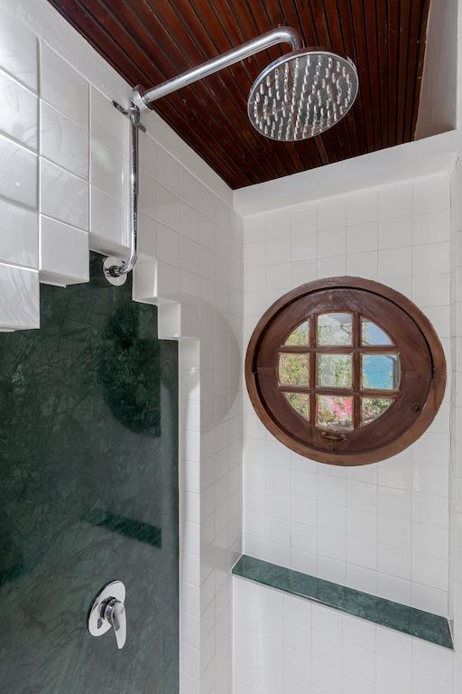 Baan Khunying - Secluded Phuket Beachfront Villa Rawai Phòng bức ảnh